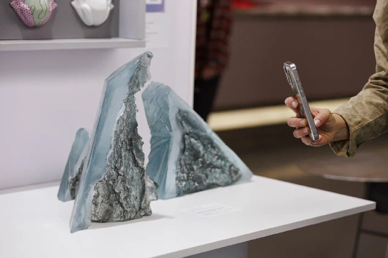 6 работ выпускников Строгановки, которые стоит увидеть на VII Московской недели интерьера и дизайна Складной стол-стеллаж Строганов Многофункционал... - изображение 4 - работ, складной, стеллаж