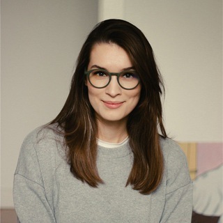 Логотип Liza R.