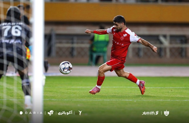 ارتش سرخ: محمد عمری بدلیل مصدومیت از ناحیه زانو دو بازی آینده پرسپولیس را از دست داد!@clup_persepolis