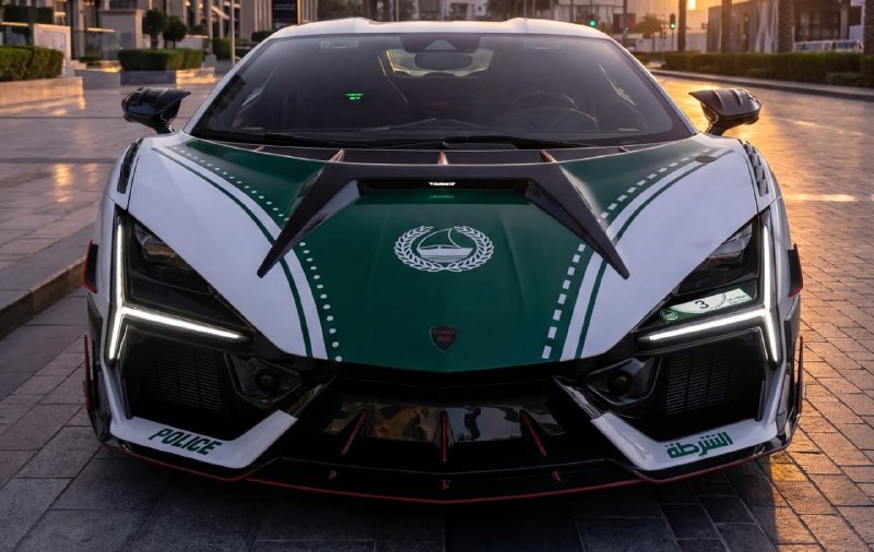 Полиция Дубая получила 1070-сильный Lamborghini Revuelto от Mansory 2
