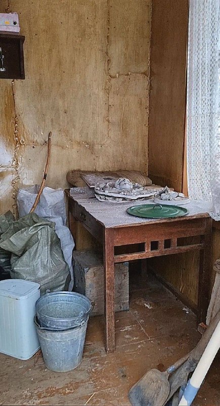 Вдвоём с мужем своими руками продолжаем восстанавливать старенькую дачу. Отремонтировали пристройку к дому и оформили её в бойлерную постирочную. Т... - изображение 1 - вдвоём, мужем, своими