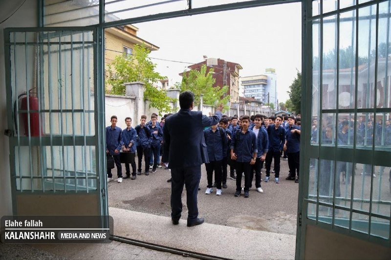 کلانشهر: بعد از تعطیلی های مکرر مدارس طی۲سال اخیر؛🔰 وزیر آموزش و پرورش: امسال حتی در شدیدترین شرایط کشور کلاسها حضوری استپس از د