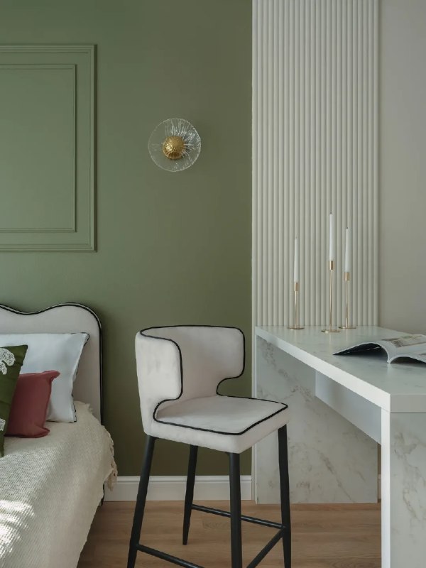 Красивый интерьер студии. Выполнен в спокойной и трендовой палитре, состоящей из оливковых и тёплых бежевых оттенков. Для создания тактильного эффе... - изображение 1 - красивый, интерьер, студии