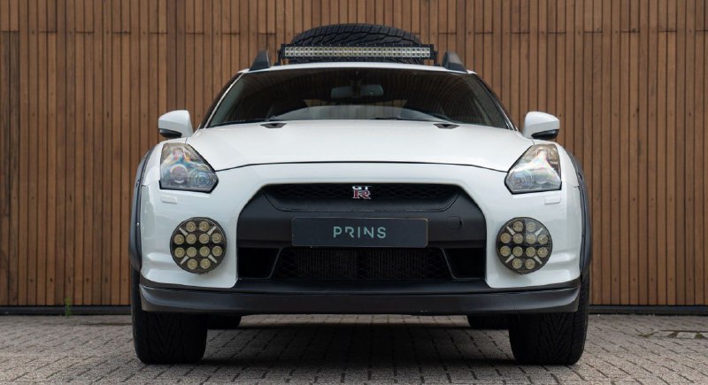 В Европе продают Nissan GT-R превращённый в кроссовер 2