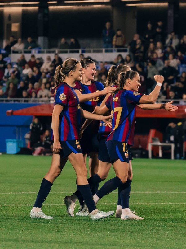 برشلونة للسيدات يتوج بجائزة أفضل فريق نسائي في العام 2026 🔻