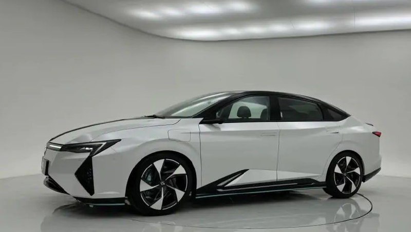 Honda показала недорогой электрический седан