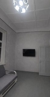 1/2/2 Паркентскийда сотилади 
35 кв, хоналари катта ва ёруг ва баланди