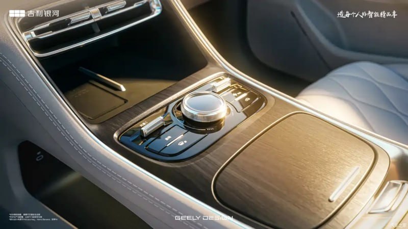 Geely выпустили электрического конкурента Toyota Camry всего за МИЛЛИОН рублей. 3