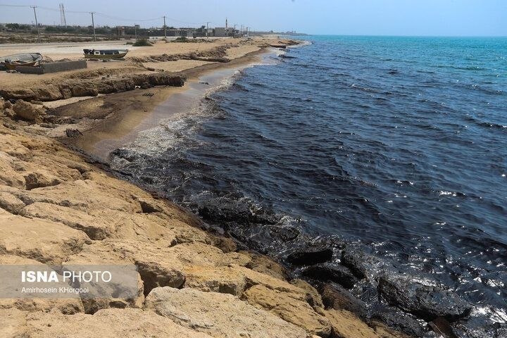 روزنامه سپهرغرب: ⭕️آلودگی نفتی همچنان گریبان‌گیر سواحل جنوبی کشورتلاش‌ها برای پاکسازی ادامه داردمدیرکل آلودگی دریایی سازمان حفاظت محیط زی