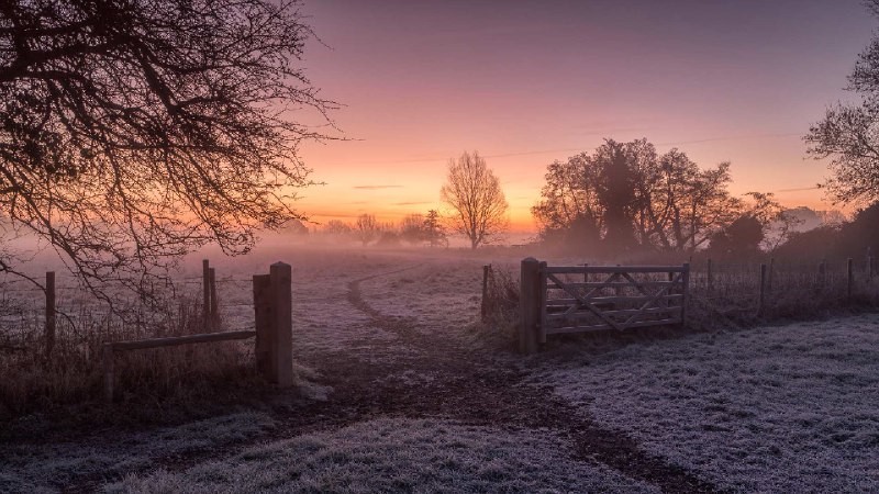 Winter sunrise in Dedham, Colchester, England (© George W Johnson/Getty Images)SourceDecember 26, 2023 at 07:00AM