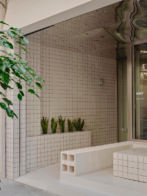 Sornells 21 Studio Paloma Bau Studio Испания Площадь 170 м Год 2025 - изображение 2 - studio, sornells, paloma