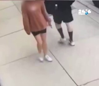 "בן זונה. נשים לבנות צריכות להיזהר מאוד. זוהי מגמה חדשה. מהגרים מסתובבים ברחובות ומחפשים נשים לבנות חסרות ז…