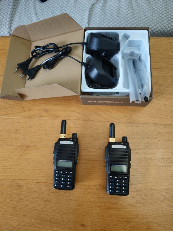 Продам две рации Baofeng uv-82. Полный комплект + укороченные антены.