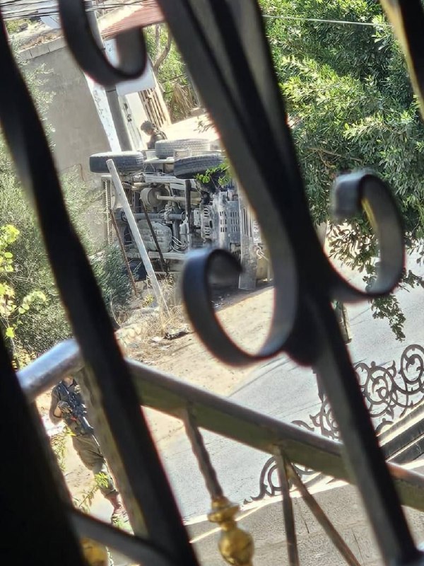 الاحتلال يغلق مدخل قرية مسلية في جنين بعد انقلاب آلية عسكرية