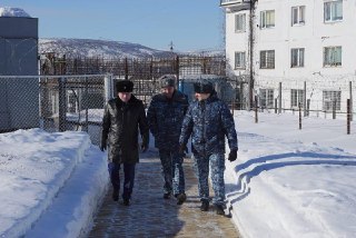 В магаданской колонии появился барак для политзеков и дезертировО новом бараке в магаданской исправительной колонии №3 в репортаже для издания «Говорит НеМосква» рассказал экс-главред местного издания «Весьма» Андрей Гришин.В барак, рассчитанный на 120 чел