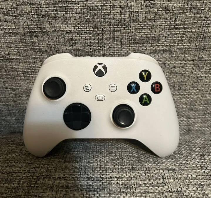 Продаю Xbox Series S / X controller джойстик, В отличном состоянии, без каких-либо проблем — фото 1