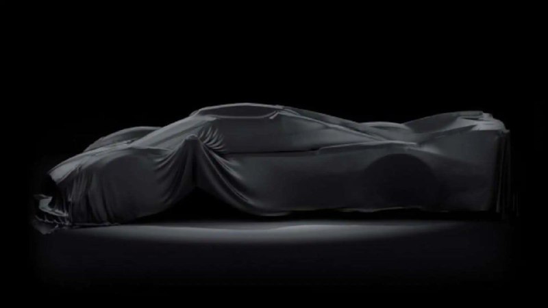Pagani показала тизер нового суперкара
