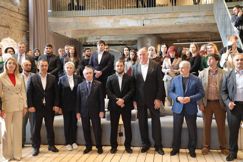 ❤️ Абдулмуслим Абдулмуслимов поздравил ЦУР Дагестана с первым 5-летним юбилеем фото