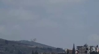 בלבנון מדווחים כי כטב"מ ישראלי הטיל חימוש מעל רכס עלי טאהר, מצ"ב תיעוד.