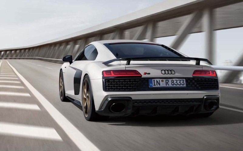 Audi представила прощальный R8 для Японии 3