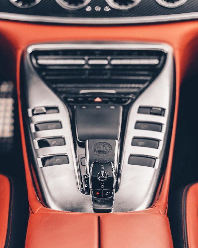 Mercedes-Benz AMG GT 63S 4
