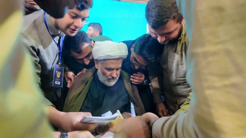 ایلام بیدار: 💢 حضور رئیس سازمان بسیج در بین دانشجوهای بسیجی🆔 @ilameebidar💢 حضور رئیس سازمان بسیج در بین دانشجوهای بسیجی🆔 @ilameebidar