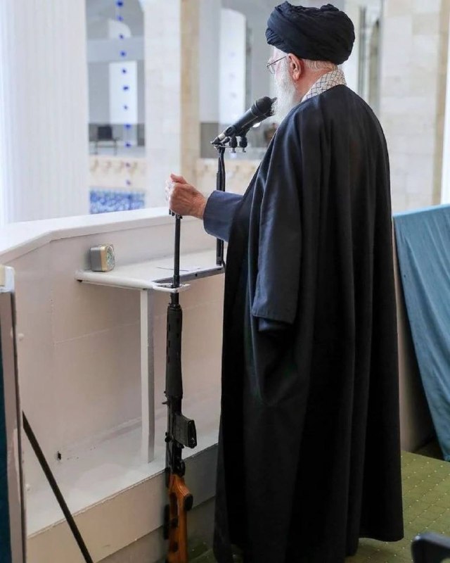 אם תתמיד, הפסגה תחכה לך... -מנהיג ההרוגים האימאם עלי חמינאי (תתקדש נשמתו)