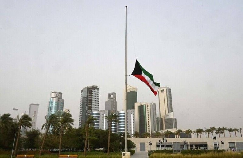 رصد: ✅ تابعیتگرفتگان کویتی از حق رأی و نامزدی در انتخابات محروم شدند🔻 امیر کویت با صدور فرمانی، حق رأی و نامزدی در انتخابات