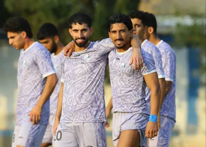 Esteghlal Twitter: 🔵ترکیب احتمالی استقلال در بازی امروز🔵حبیب فرعباسی، سامان فلاح، عارف آقاسی، رستم آشورماتوف، صالح حردانی، حسین گودرزی، امی
