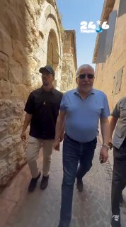 🇮🇱 דביר ג'ברה. יו"ר מפלגת ישראל ביתנו חה"כ אביגדור ליברמן, הגיע לתמוך בבית הקפה במרכז העיר ירושלים שפתוח…