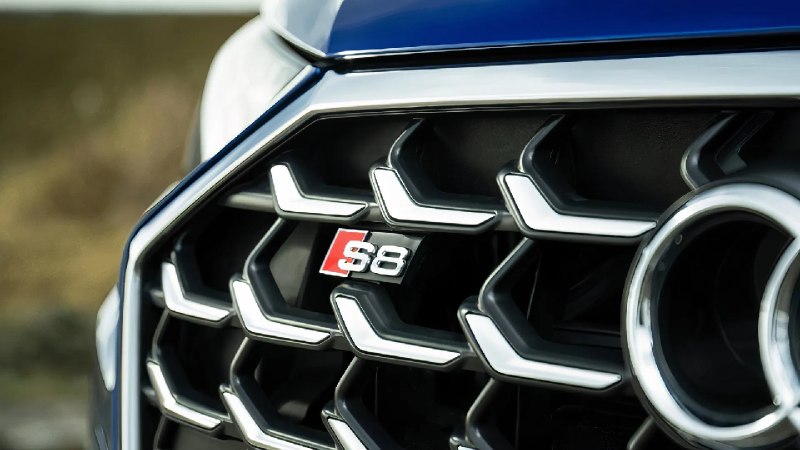 Аudi S8 с его 563-сильным V8 под капотом — это та самая редкость, которая станов