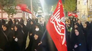 האיראנים ממשיכים לקיים עצרות ליליות במשך כמעט 8 חודשים לתמיכה בהקמת האיסלאם.