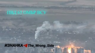 🇷🇺🇺🇦️ - צילומים מראים תקיפות של כוחות התעופה והחלל הרוסיים (VKS) באמצעות פצצות גלישה FAB-1500 המצוידות…