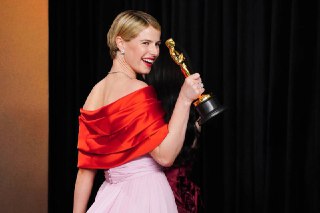 В Голливуде прошла церемония вручения «Оскара»:• Лучшим фильмом стала «Битва за битвой» Пола Томаса Андерсона. Всего картина собрала шесть наград, в том числе за лучшую режиссуру.• Лучшим актером стал Майкл Б. Джордан, сыгравший в «Грешниках». Лучшая актри