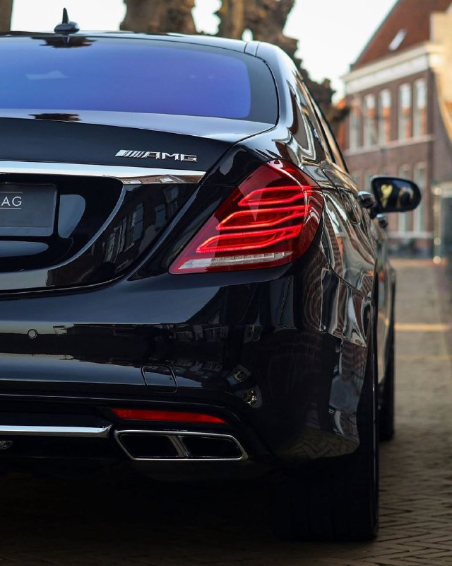 Last V12: W222 S65 AMG 6.0-L V12 BITURBO 630 HP 1000 Nm 0-100 km/h 4.3 sec 2