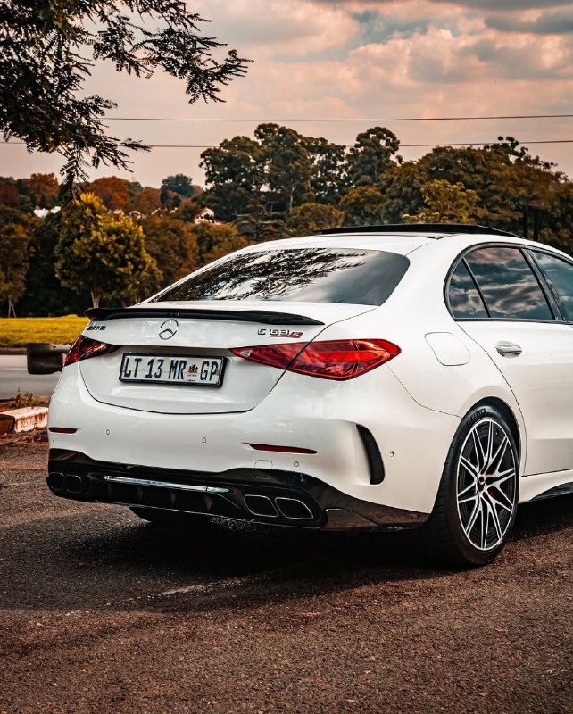 New C 63 S E AMG 670 HP 0-100 km/h 3.4 sec 4