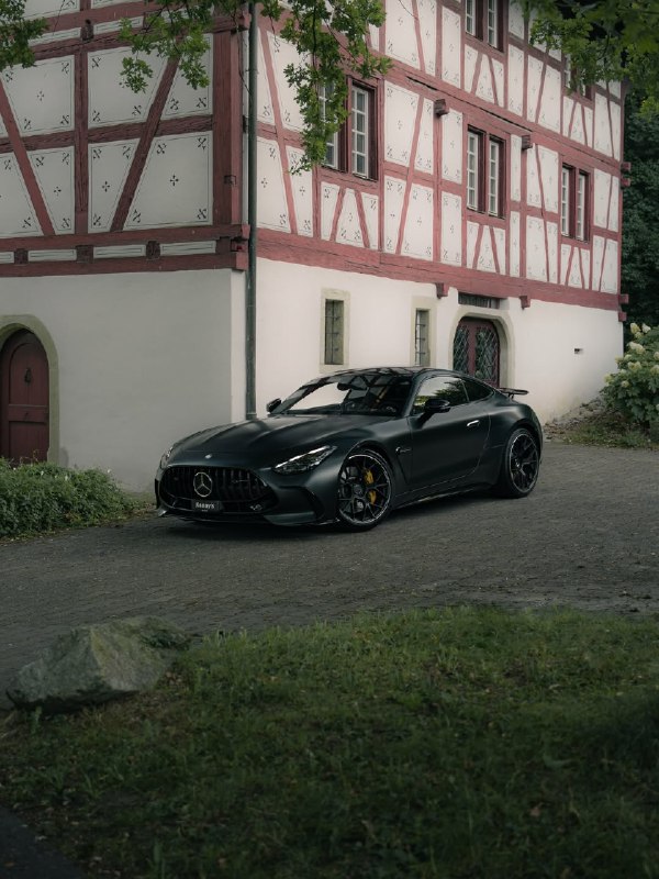 Mercedes-AMG GT 63 Coupé