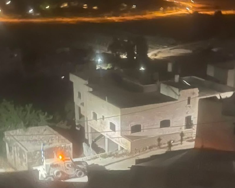 כוחות הכיבוש פשטו על מספר בתים במהלך הסתערותם על הכפר אללובן אל-שרקייה, מדרום לשכם.