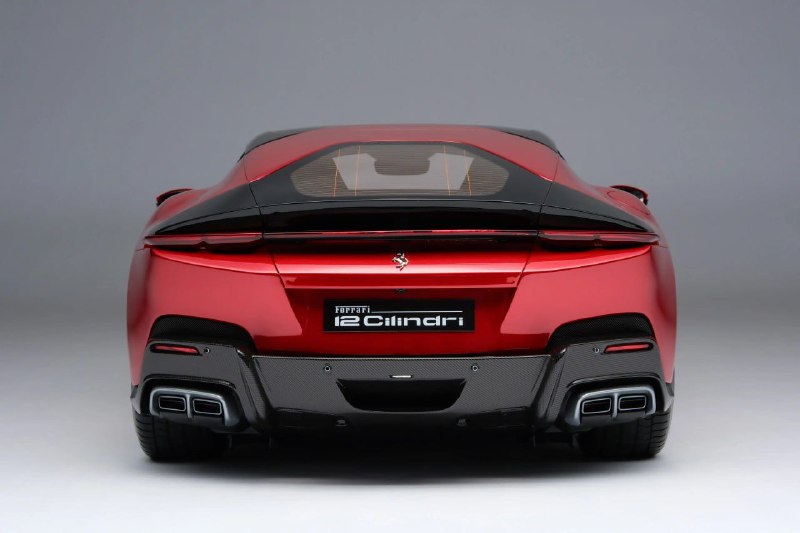 Модель Ferrari 12Cilindri в масштабе 1:8 продают по цене LADA Vesta 5