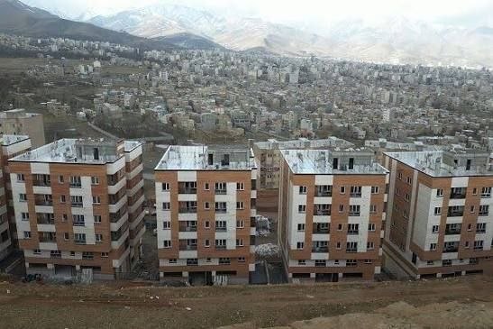 عصر همدان: 🔴نهضت ملی مسکن همدان؛ خانهها پشت سد وعدهها🔹نهضت ملی مسکن در همدان از پروژههای نزدیک به تحویل در شهرک بهشتی و نهاوند ت