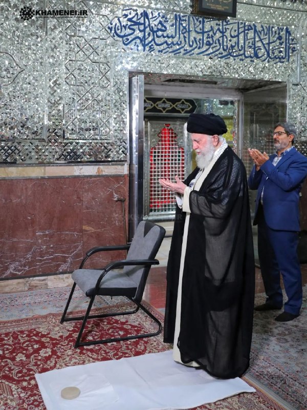 خبرگزاری میزان: 📸انتشار برای نخستین‌بار| تصویری از حضور آقای شهید ایران در حرم مطهّر حضرت عبدالعظیم حسنی 🟥میزان در شبکه‌های اجتماعی🆔@miz