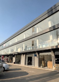 Sotiladi 3 qavatli bino (1450 m2) ‘Malika’ savdo markazida