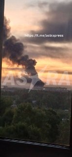 🗓 Массированная атака на Подмосковье, удары по жилым домам в Запорожье и сухогрузу в Одессе. Главное об обстрелах России и Украины за эту ночь🔹 Подмосковье. Минимум десять человек пострадали в результате атаки украинских БПЛА на Московскую область, сообщил