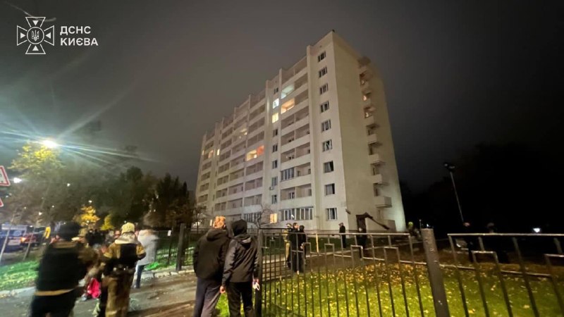 רוסיה הכתה שוב את קייב. 10 בני אדם נפצעו, אחד מת בליל ה-27 באוקטובר פתחו כוחות רוסים במתקפה חדשה על קייב בא…