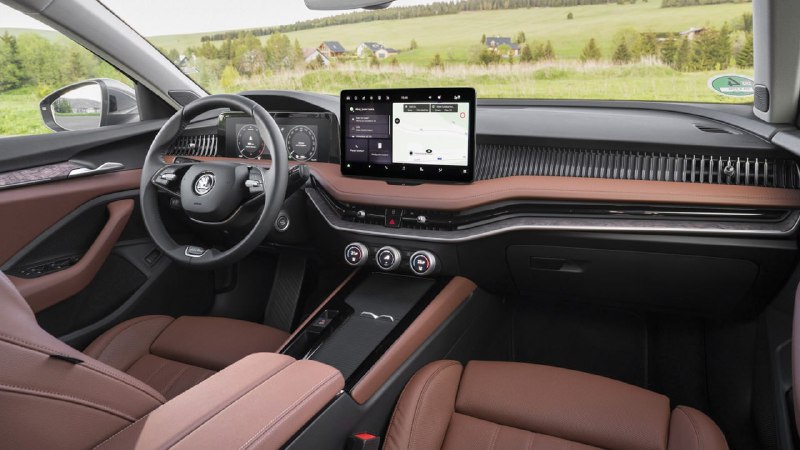 Новая Skoda Superb получила мощный гибрид 3
