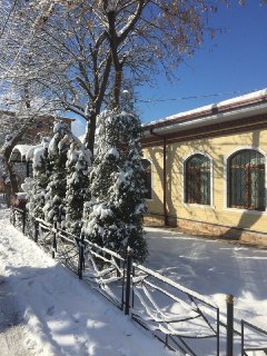 Продается земля под строительство с домом своя