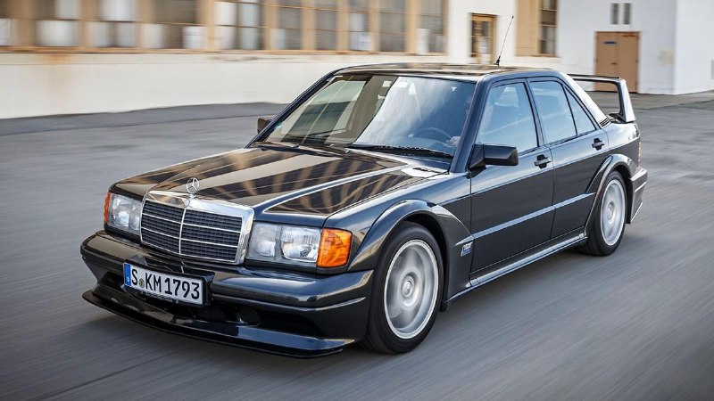 В современный AMG C 63 S получил культовый стиль 190E Evo II 4
