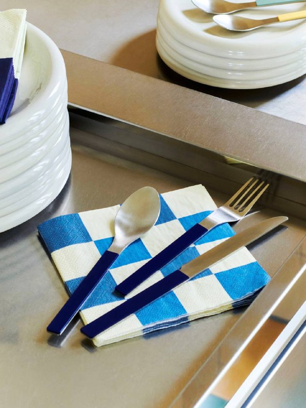 Набор столовых приборов MVS красивого синего оттенка. Такой набор сочетает в себе минималистичную эстетику и функциональность. Эти приборы можно ис... - изображение 2 - набор, telegram, view