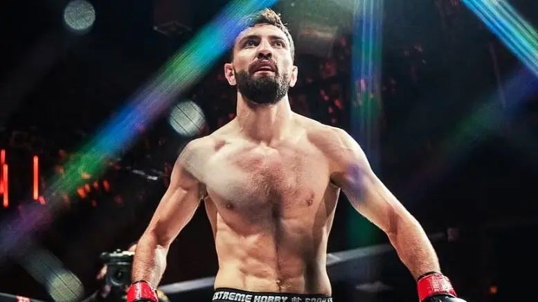 خبرگزاری صدای افغان (آوا): 🛑شروع درخشان جاوید بشارت در PFL؛ مبارز افغان حریف روسیاش را شکست داد🔸جاوید بشارت، مبارز مبارزات آزاد افغانستان، در نخست