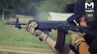 Американскому оружейному блогеру Ларри Виккерсу дали год условно — за сотрудничество с "Концерном Калашникова". Его обвинили в обходе антироссийских санкций и незаконном импорте автоматического оружия. У Виккерса была федеральная лицензия дилера огнестрела